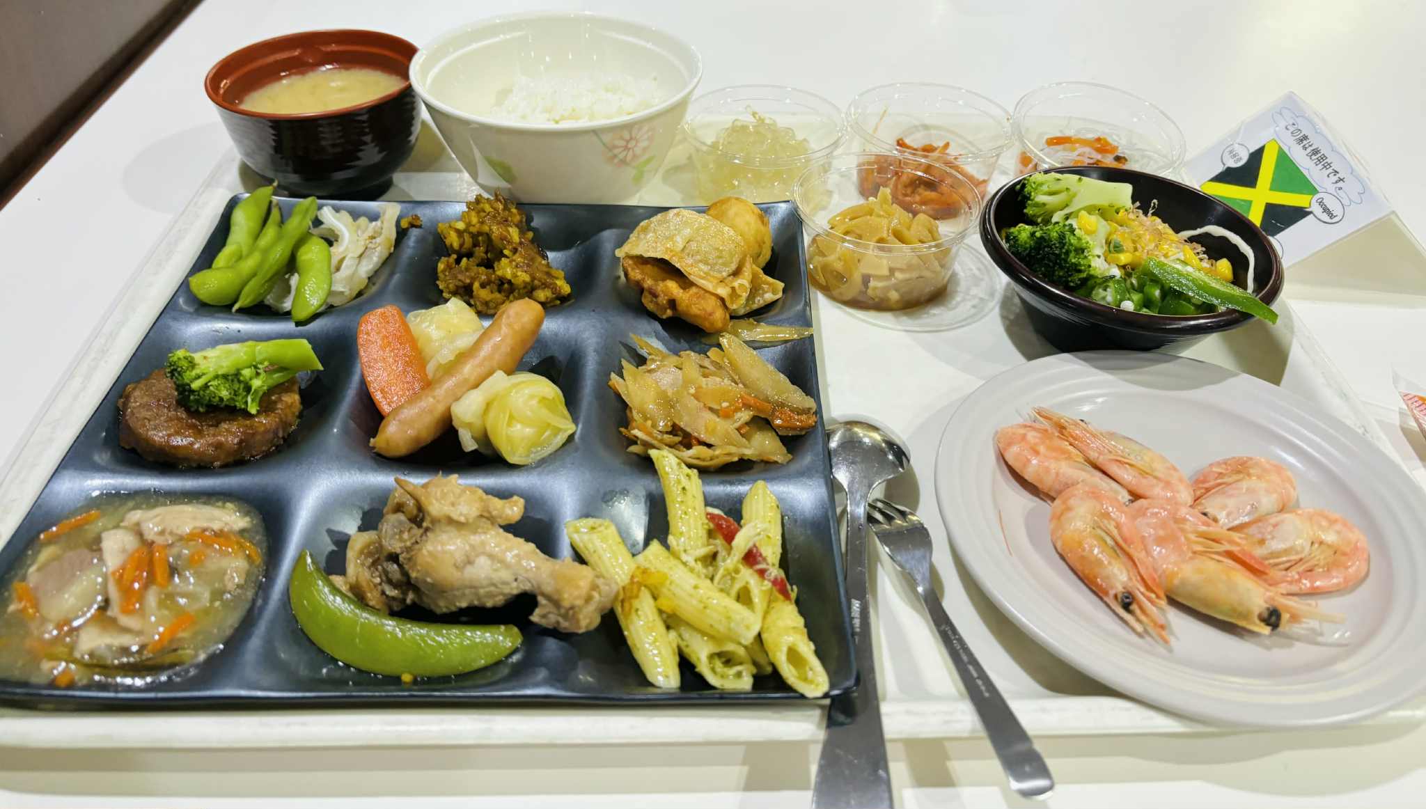 船内ビュッフェの様子